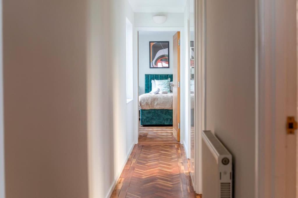 Spacious Sea View 2 Bedroom Sleeps 6-Free Parking Bournemouth Bagian luar foto